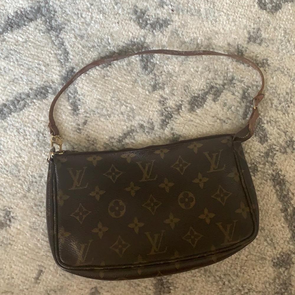 Louis Vuitton Monogram Pochette